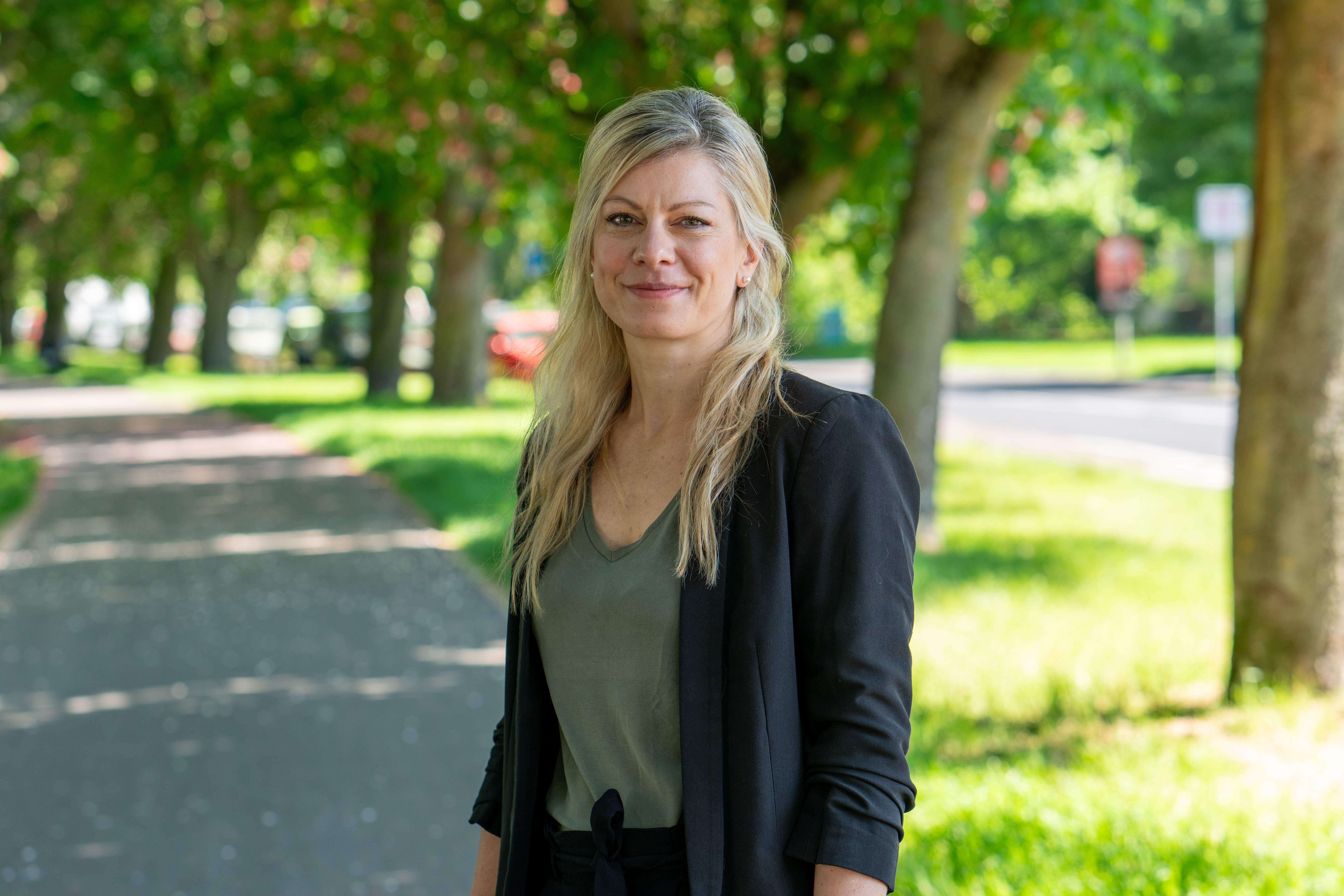 Prof. Dr. Isabell Lenz<br><b>Technische Hochschule Mittelhessen<br>www.thm.de</b>